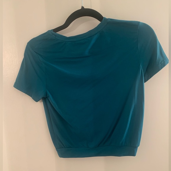 BuffBunny tie top new without tags size medium - Picture 2 of 4